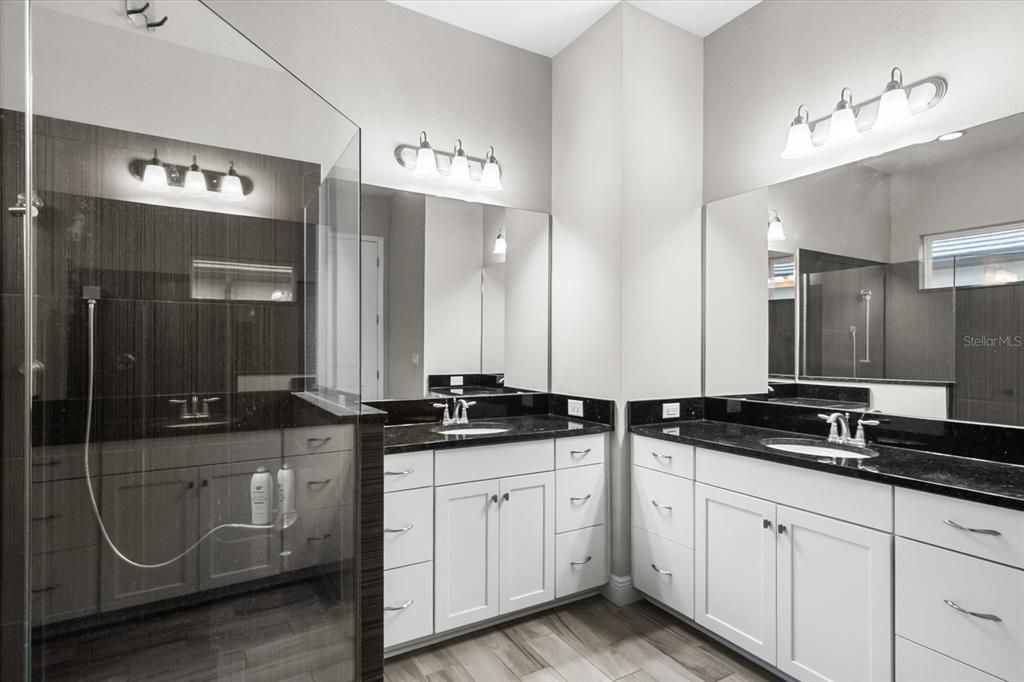 For Sale: $850,000 (4 beds, 3 baths, 2418 Square Feet)