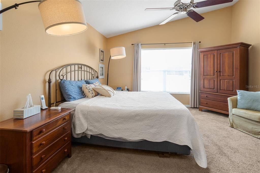 For Sale: $324,900 (2 beds, 2 baths, 1341 Square Feet)
