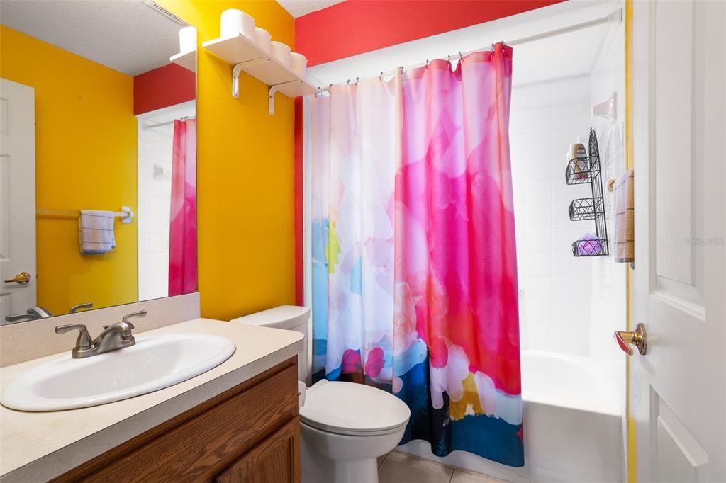 For Sale: $324,900 (2 beds, 2 baths, 1341 Square Feet)
