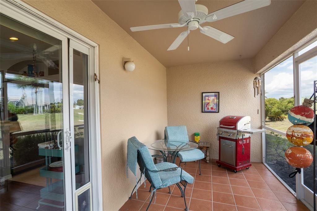 For Sale: $324,900 (2 beds, 2 baths, 1341 Square Feet)