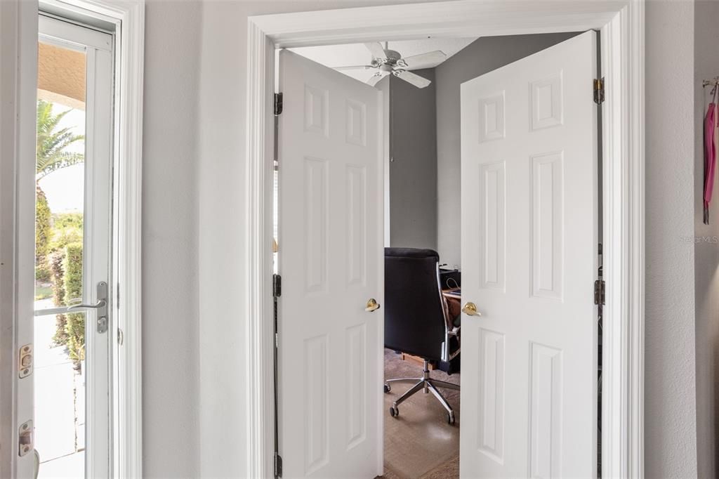 For Sale: $324,900 (2 beds, 2 baths, 1341 Square Feet)