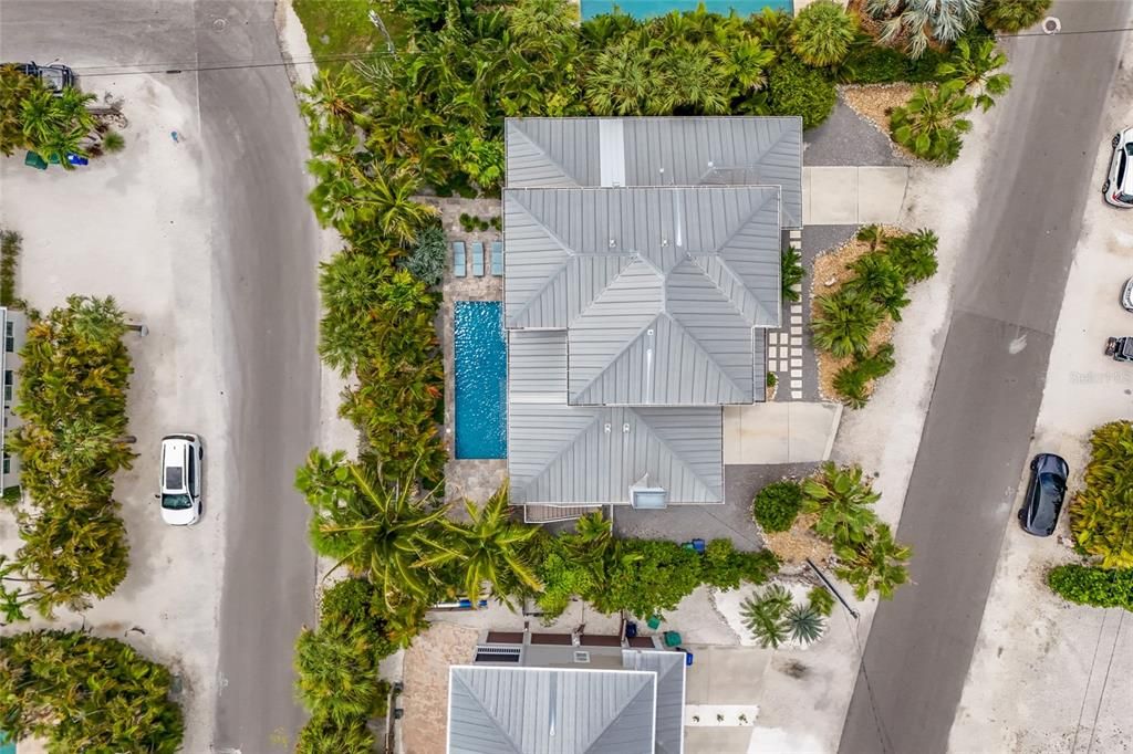 For Sale: $2,325,000 (4 beds, 3 baths, 2686 Square Feet)