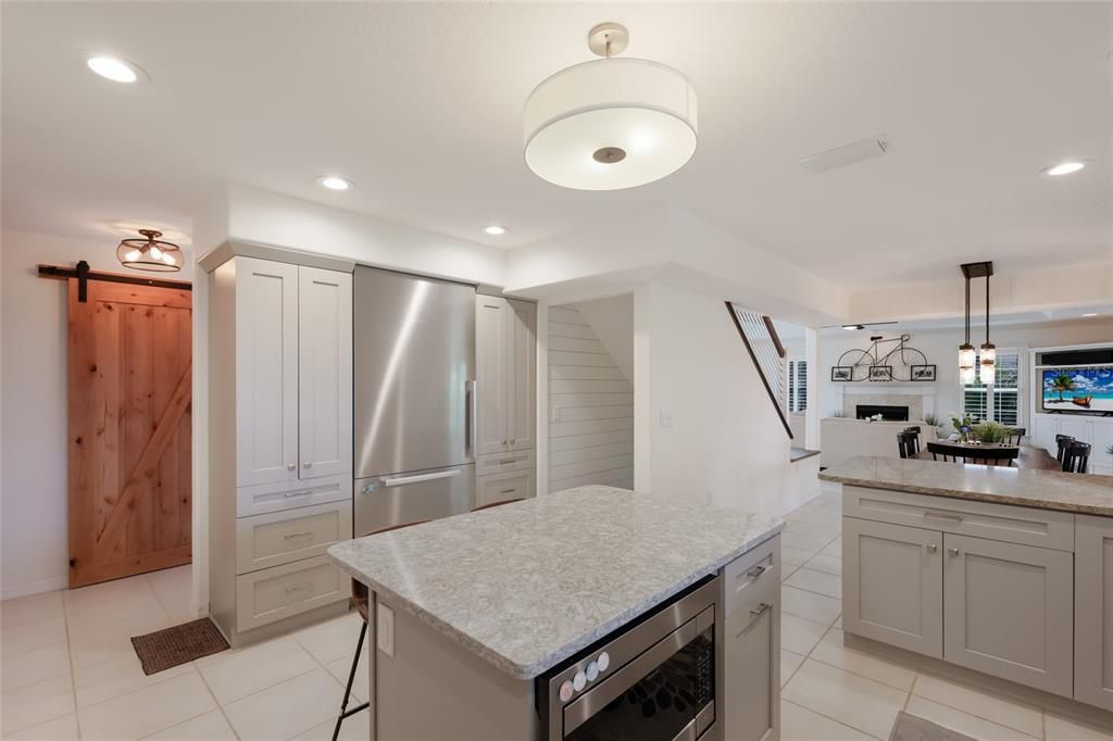 For Sale: $2,325,000 (4 beds, 3 baths, 2686 Square Feet)