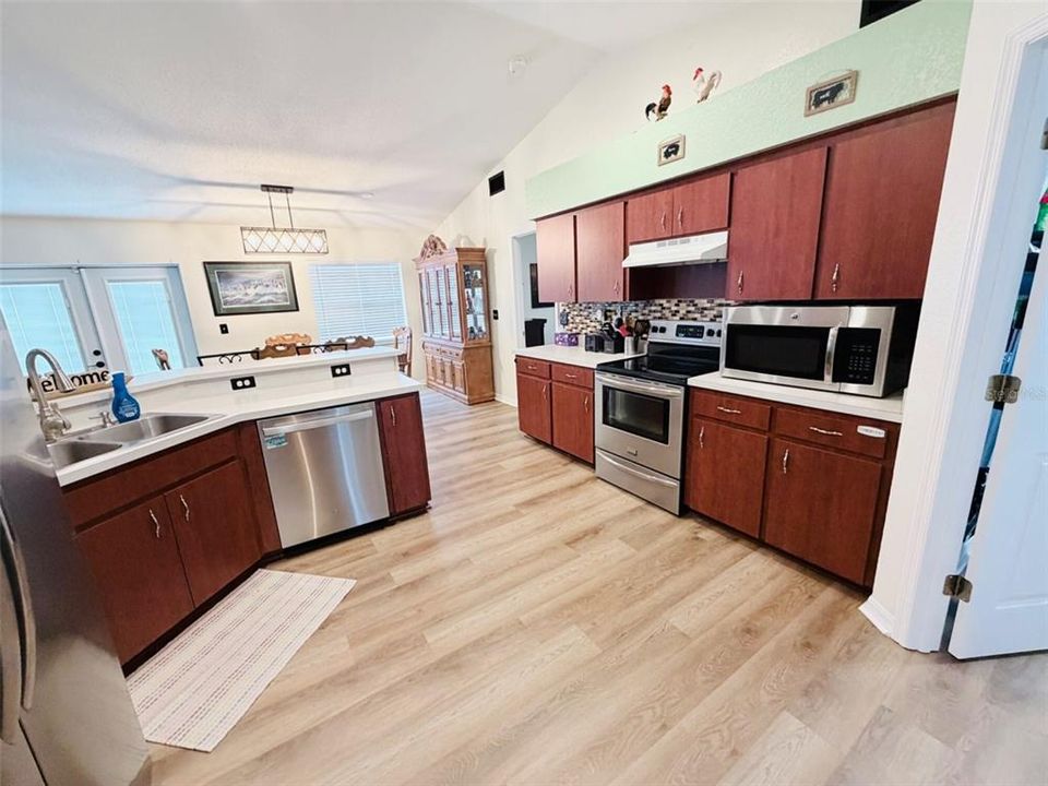 For Rent: $1,995 (3 beds, 2 baths, 1531 Square Feet)