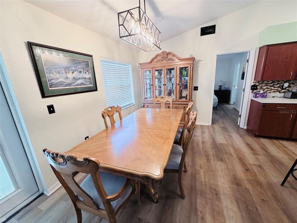 For Rent: $1,995 (3 beds, 2 baths, 1531 Square Feet)