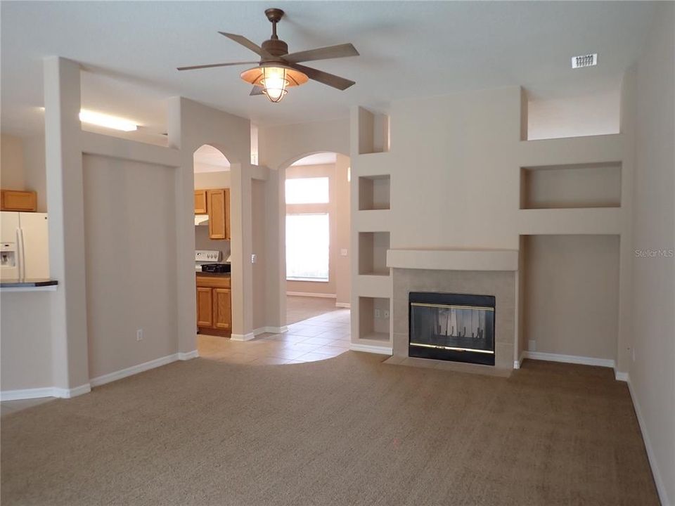 For Rent: $2,900 (3 beds, 2 baths, 2053 Square Feet)