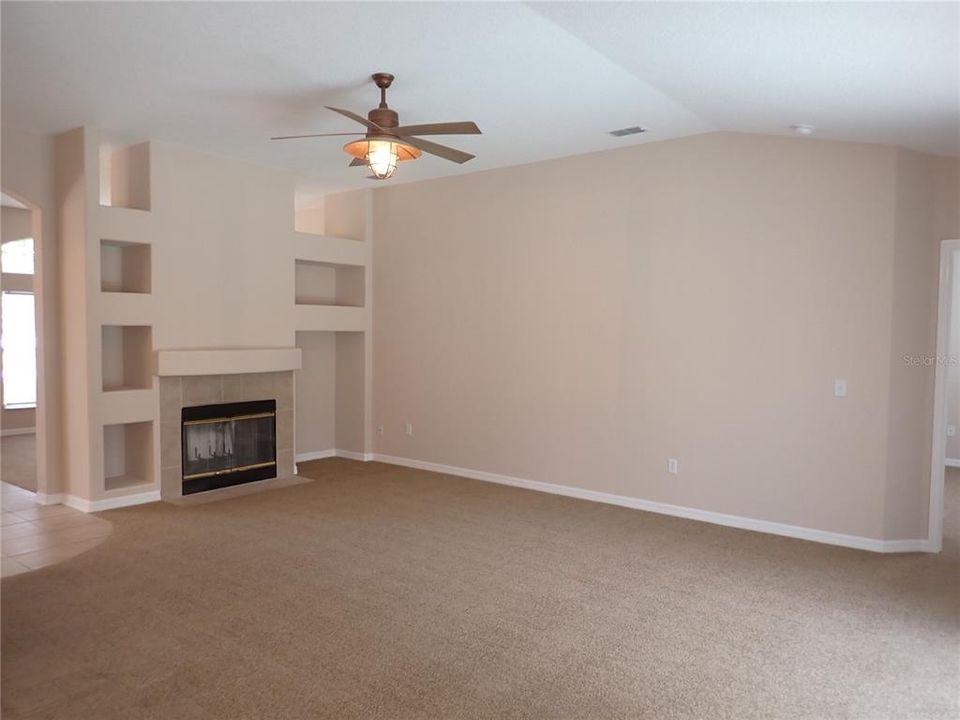 For Rent: $2,900 (3 beds, 2 baths, 2053 Square Feet)