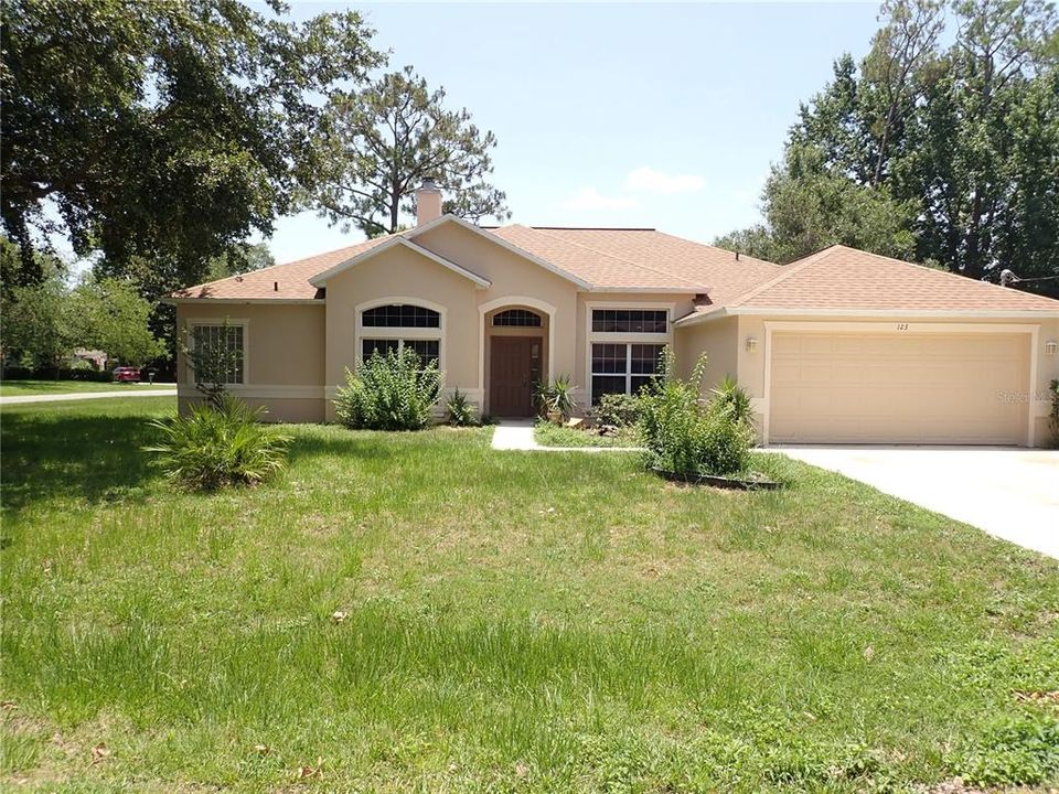 For Rent: $2,900 (3 beds, 2 baths, 2053 Square Feet)