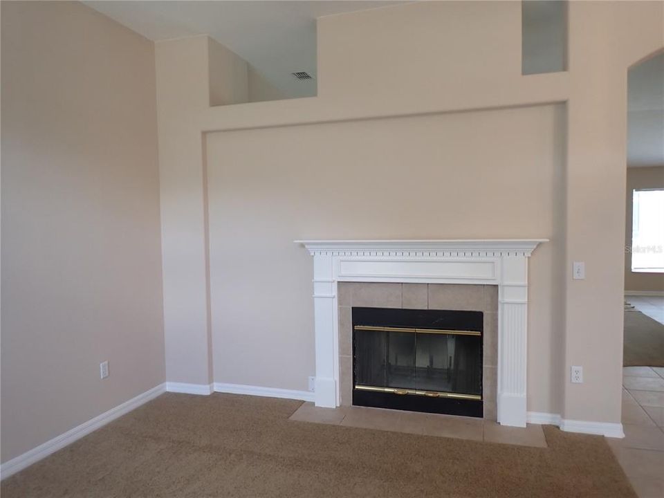 For Rent: $2,900 (3 beds, 2 baths, 2053 Square Feet)