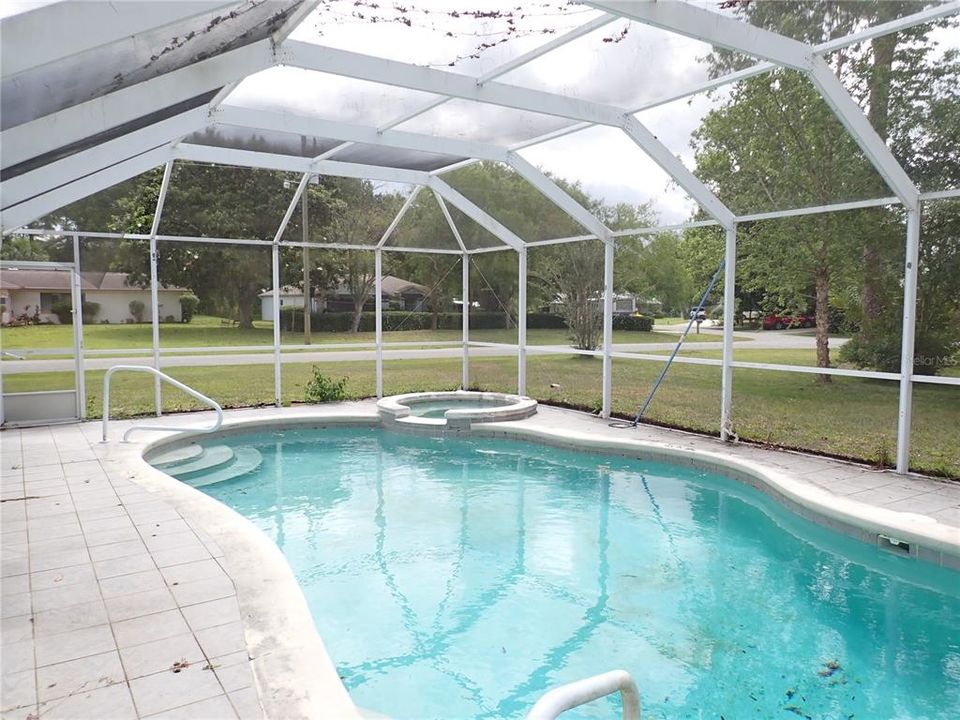 For Rent: $2,900 (3 beds, 2 baths, 2053 Square Feet)