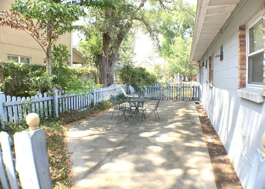 For Rent: $3,000 (3 beds, 2 baths, 1524 Square Feet)
