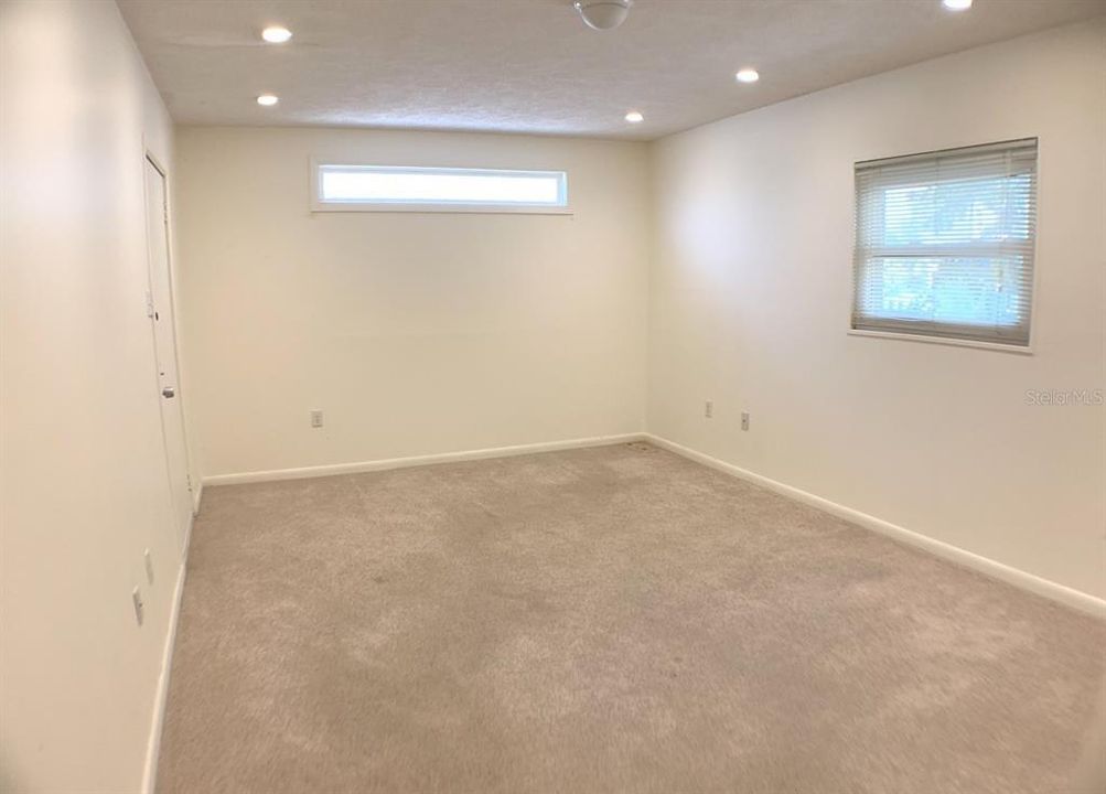For Rent: $3,000 (3 beds, 2 baths, 1524 Square Feet)