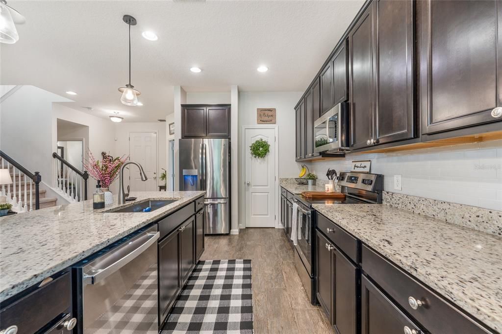待售: $660,000 (4 贝兹, 2 浴室, 2751 平方英尺)