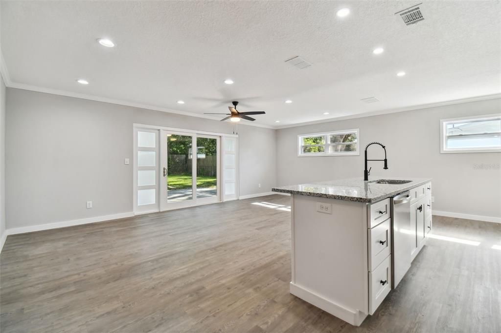 For Rent: $2,800 (4 beds, 2 baths, 1730 Square Feet)