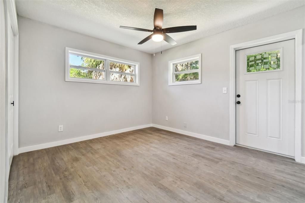 For Rent: $2,800 (4 beds, 2 baths, 1730 Square Feet)