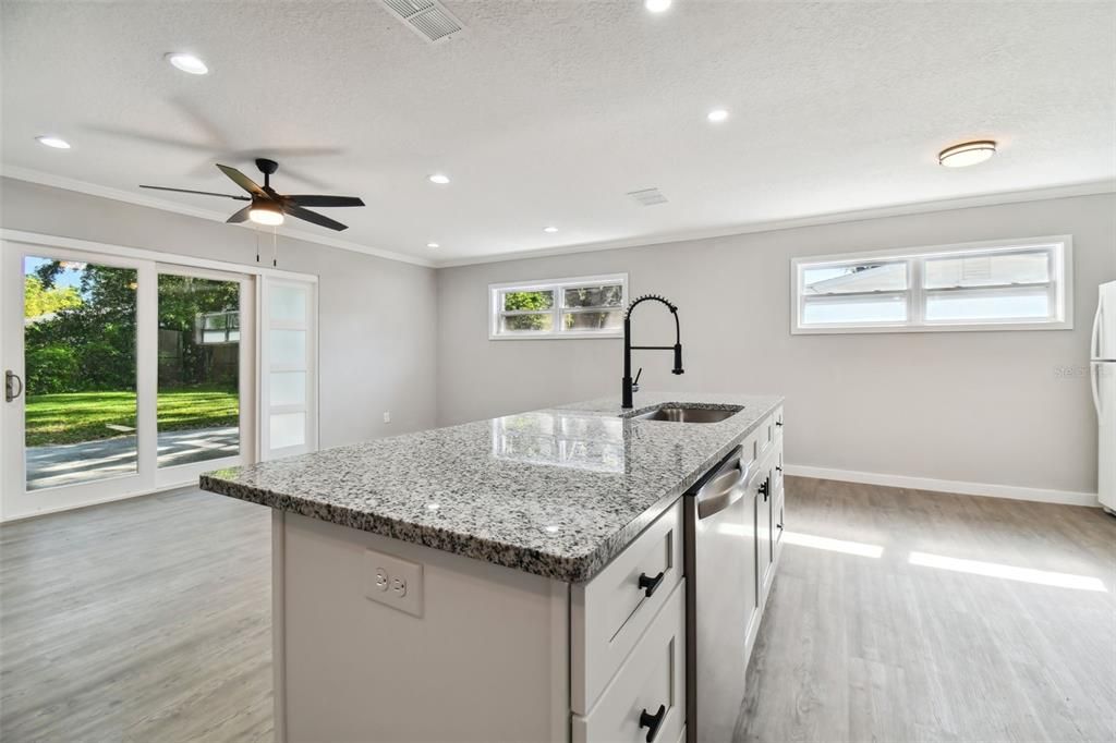 For Rent: $2,800 (4 beds, 2 baths, 1730 Square Feet)