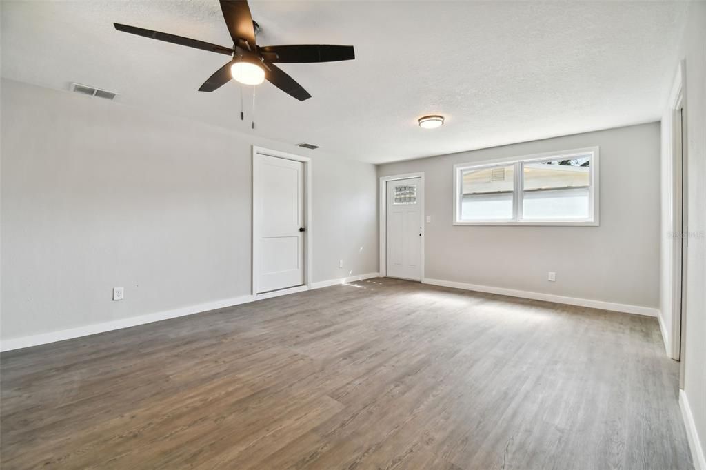 For Rent: $2,800 (4 beds, 2 baths, 1730 Square Feet)