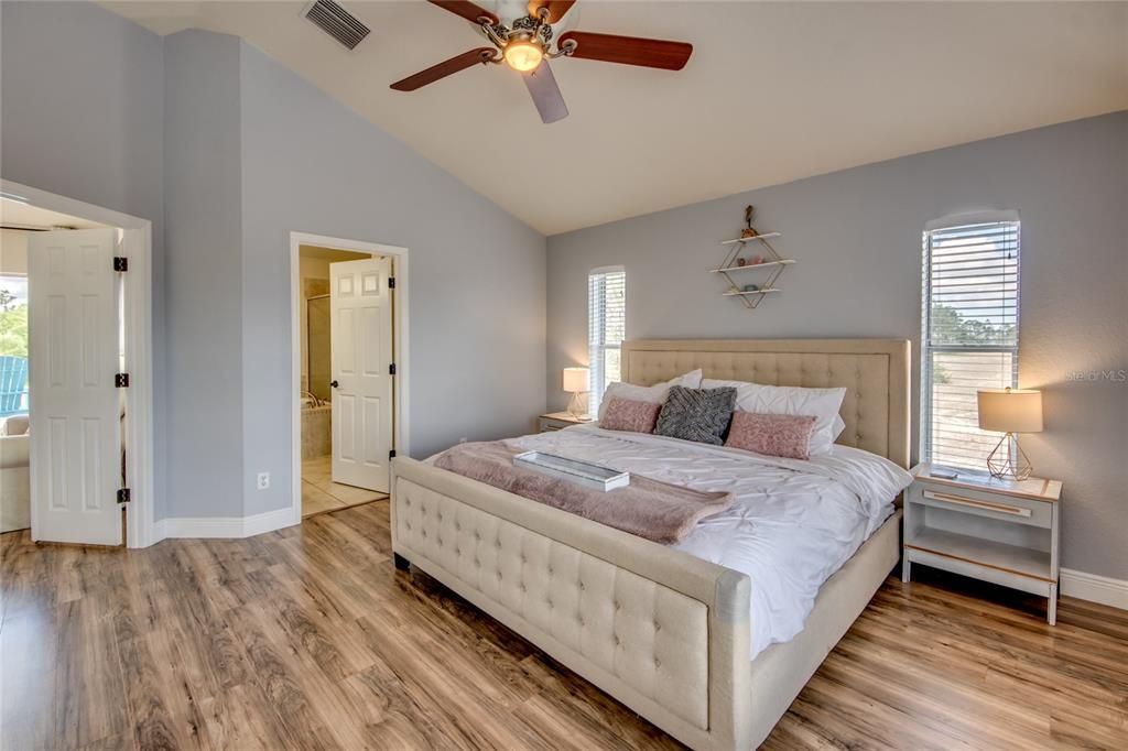 For Sale: $499,000 (3 beds, 2 baths, 1614 Square Feet)