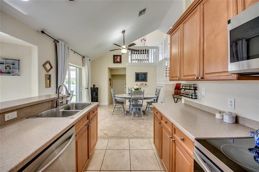 For Sale: $499,000 (3 beds, 2 baths, 1614 Square Feet)