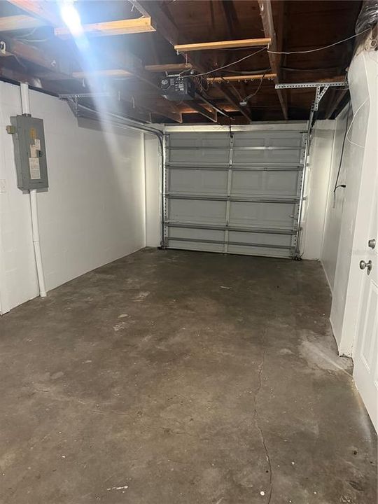 For Sale: $229,000 (2 beds, 1 baths, 744 Square Feet)