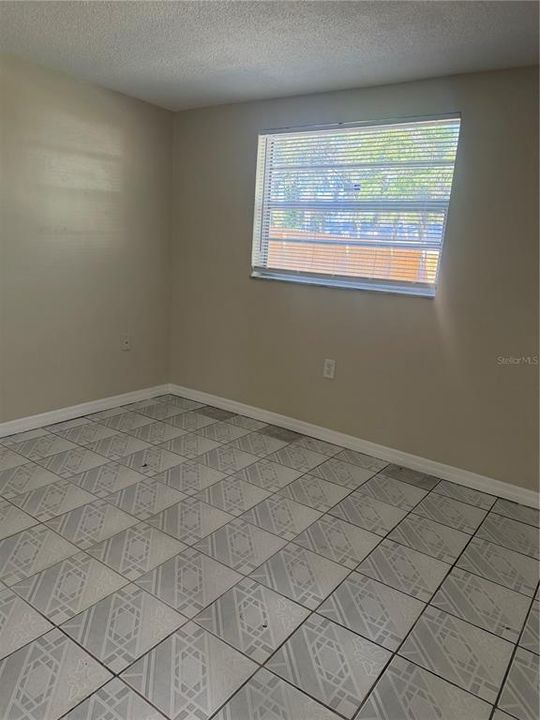 For Sale: $229,000 (2 beds, 1 baths, 744 Square Feet)
