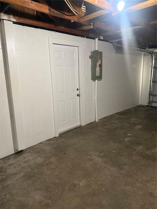 For Sale: $229,000 (2 beds, 1 baths, 744 Square Feet)