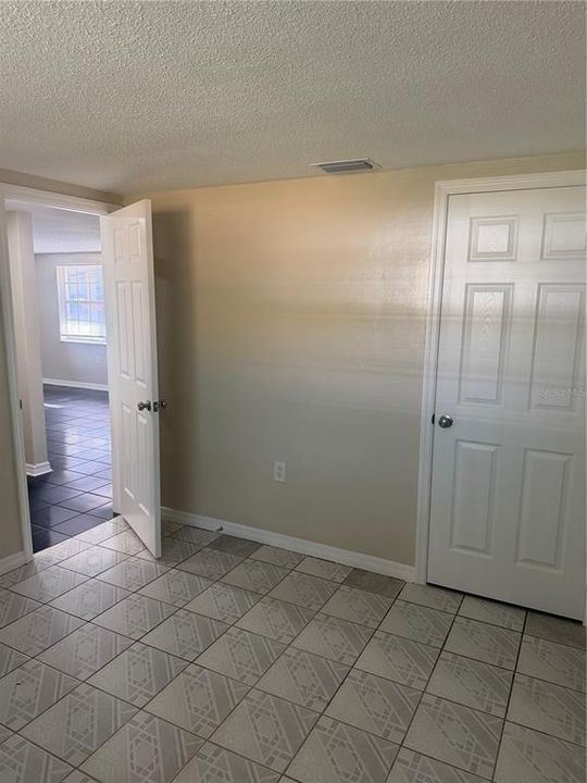 For Sale: $229,000 (2 beds, 1 baths, 744 Square Feet)