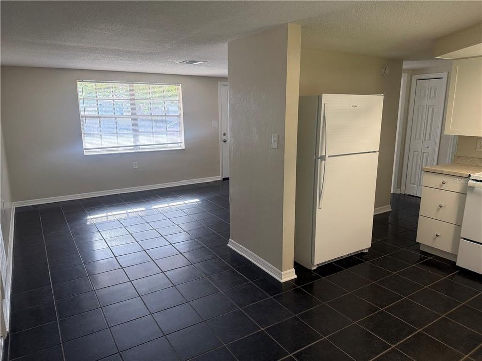 For Sale: $229,000 (2 beds, 1 baths, 744 Square Feet)