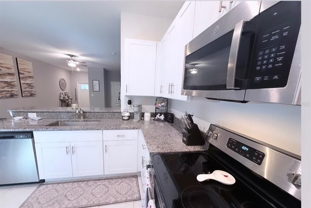 На продажу: $319,900 (3 спален, 2 ванн, 1634 Квадратных фут)