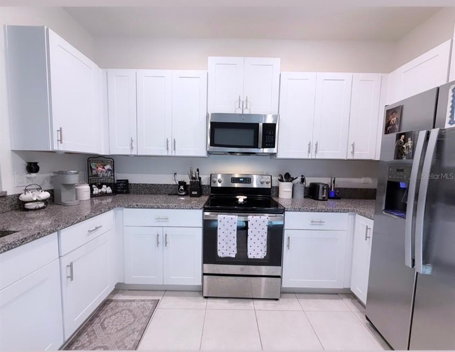 На продажу: $319,900 (3 спален, 2 ванн, 1634 Квадратных фут)