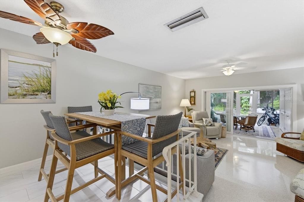 For Sale: $489,000 (2 beds, 1 baths, 1253 Square Feet)