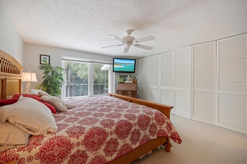 For Sale: $489,000 (2 beds, 1 baths, 1253 Square Feet)
