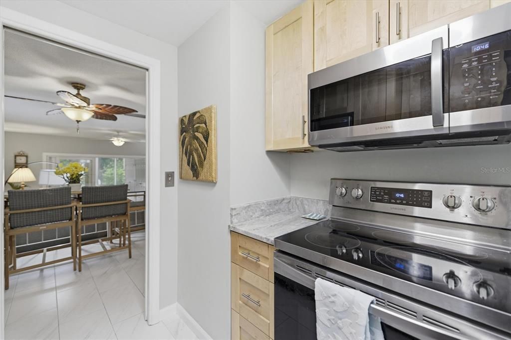 For Sale: $489,000 (2 beds, 1 baths, 1253 Square Feet)