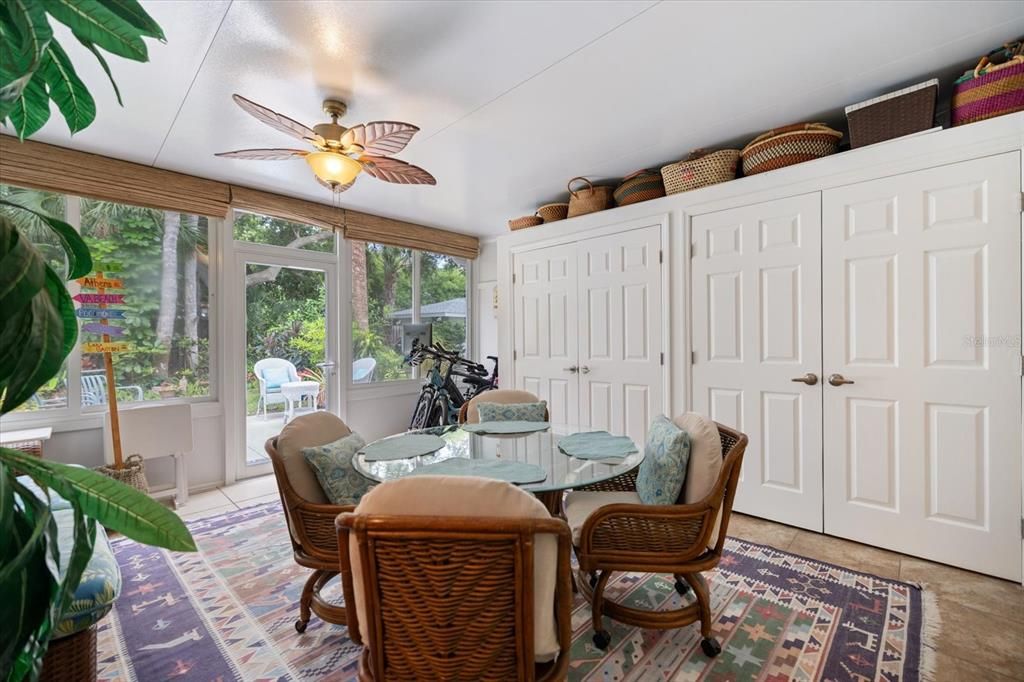 For Sale: $489,000 (2 beds, 1 baths, 1253 Square Feet)