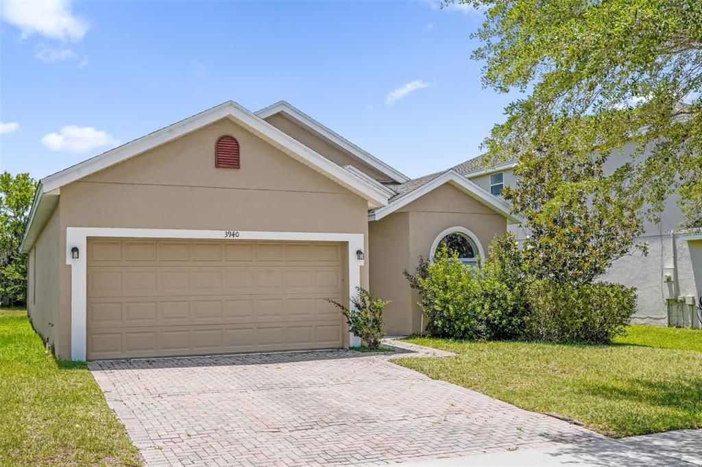 For Sale: $409,000 (3 beds, 2 baths, 1640 Square Feet)