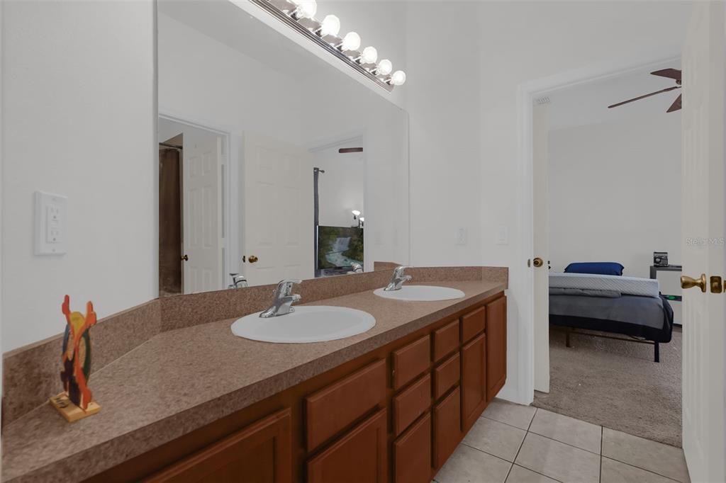 For Sale: $409,000 (3 beds, 2 baths, 1640 Square Feet)