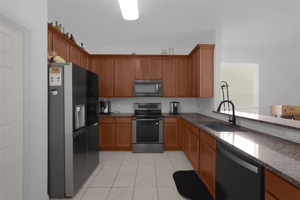 For Sale: $409,000 (3 beds, 2 baths, 1640 Square Feet)