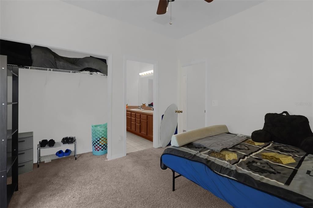 For Sale: $409,000 (3 beds, 2 baths, 1640 Square Feet)
