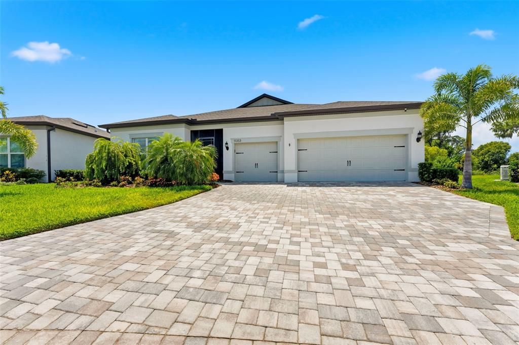 For Sale: $969,000 (3 beds, 3 baths, 2796 Square Feet)