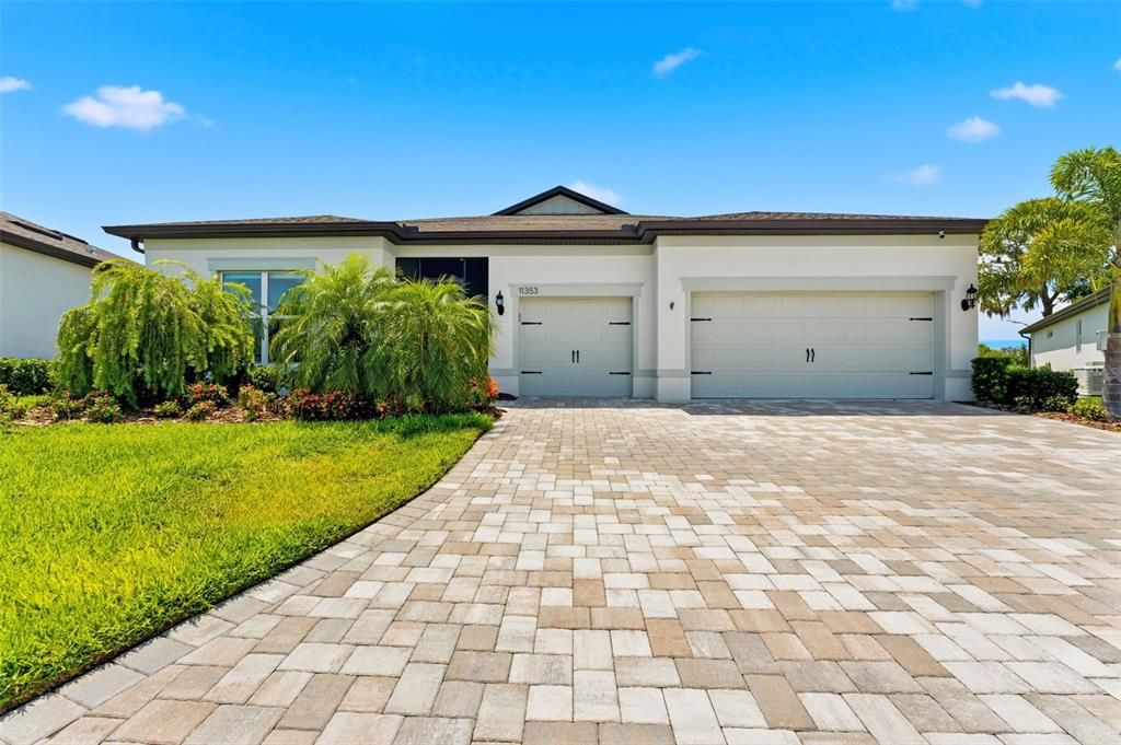 For Sale: $969,000 (3 beds, 3 baths, 2796 Square Feet)