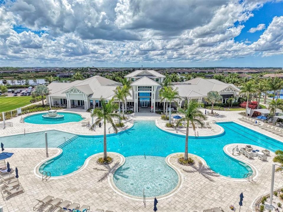 En Venta: $969,000 (3 camas, 3 baños, 2796 Pies cuadrados)