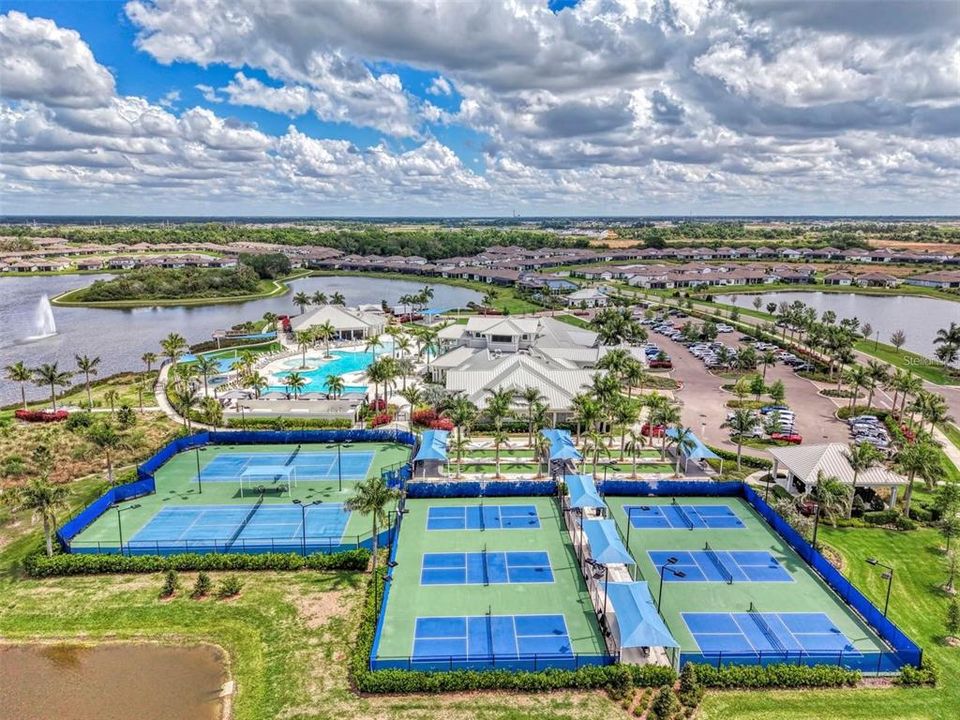 En Venta: $969,000 (3 camas, 3 baños, 2796 Pies cuadrados)