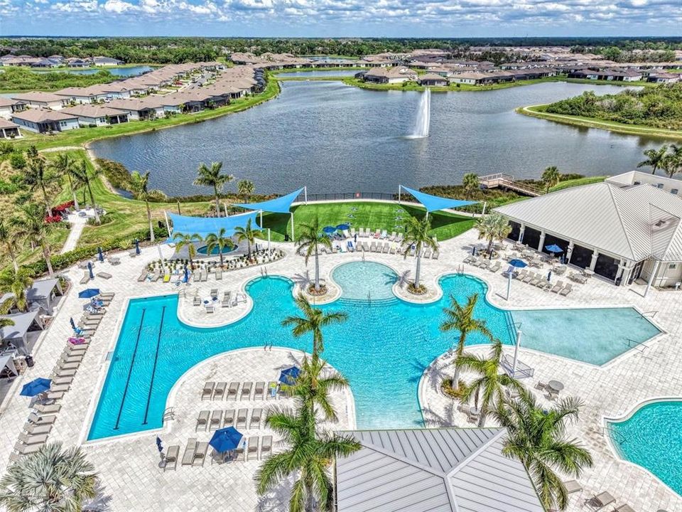 En Venta: $969,000 (3 camas, 3 baños, 2796 Pies cuadrados)