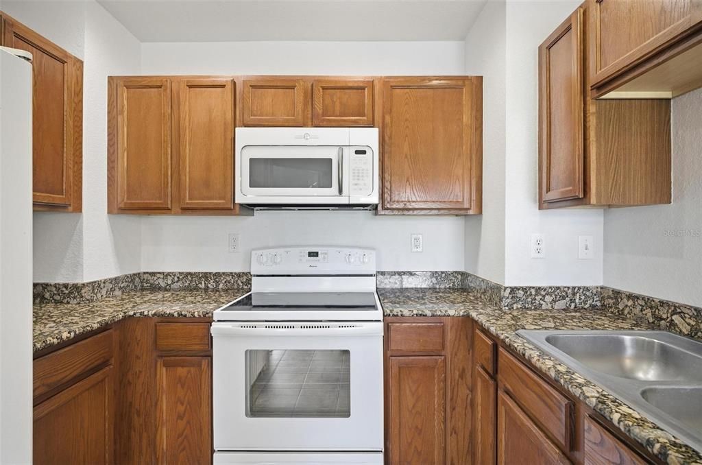 For Rent: $1,495 (2 beds, 2 baths, 1035 Square Feet)