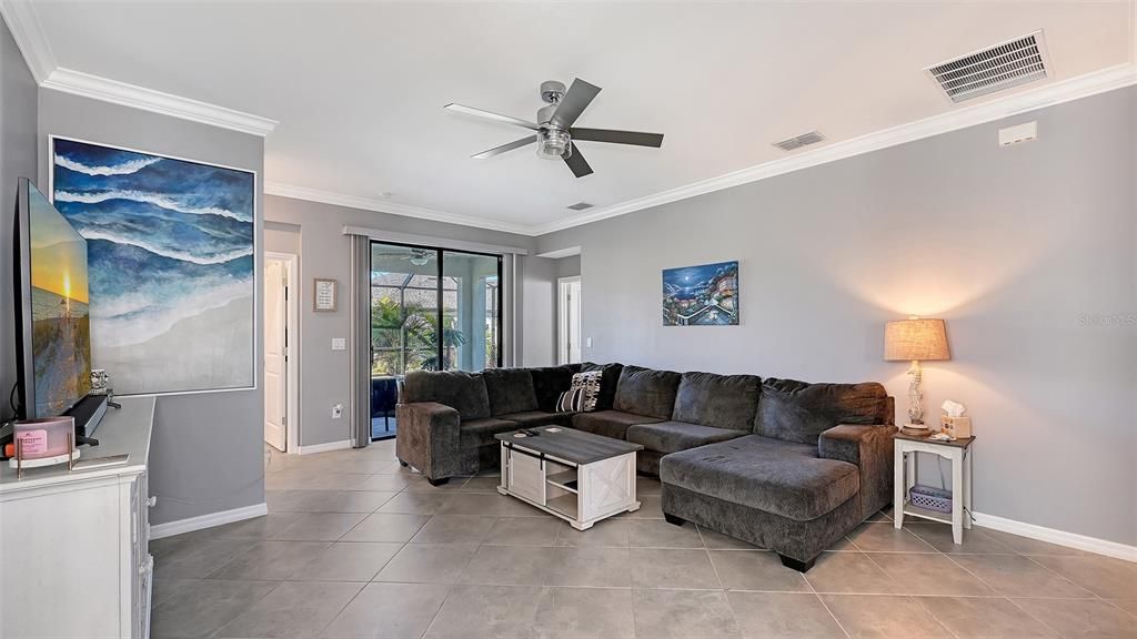 For Sale: $455,000 (3 beds, 2 baths, 1681 Square Feet)