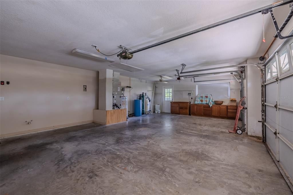 En Venta: $715,000 (4 camas, 2 baños, 2769 Pies cuadrados)