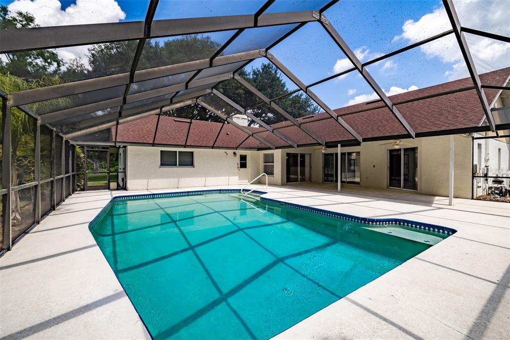 En Venta: $715,000 (4 camas, 2 baños, 2769 Pies cuadrados)