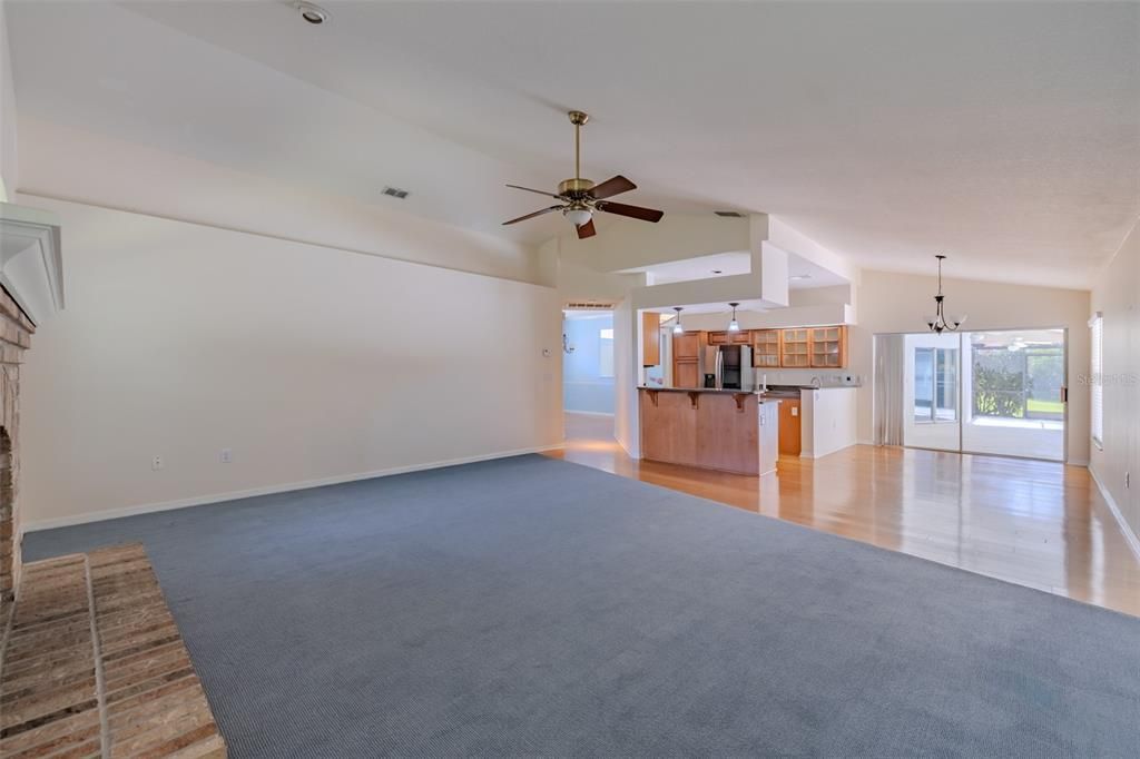 En Venta: $715,000 (4 camas, 2 baños, 2769 Pies cuadrados)