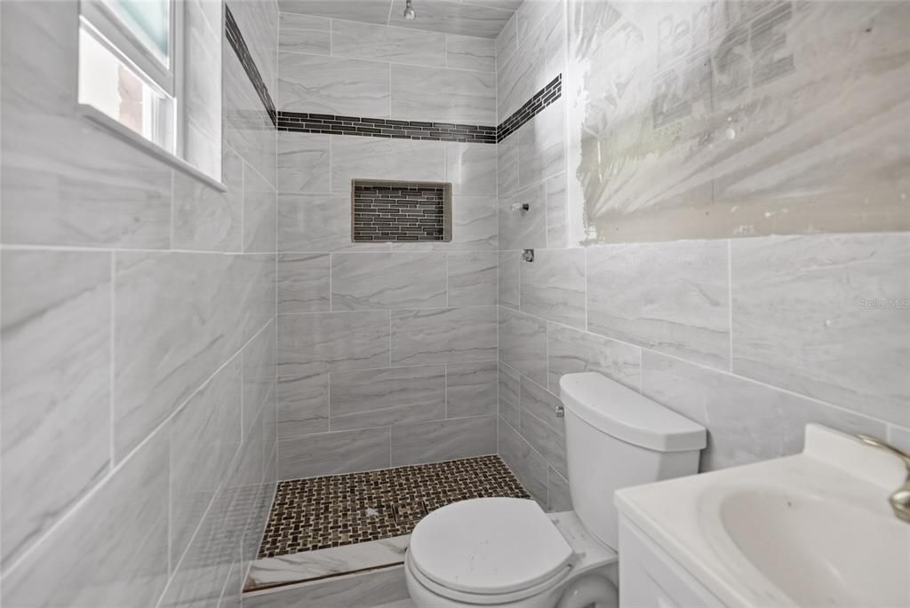 Activo con contrato: $309,900 (2 camas, 2 baños, 1386 Pies cuadrados)