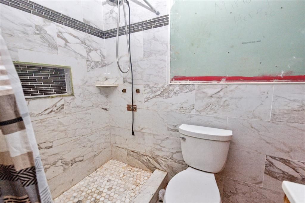 Activo con contrato: $309,900 (2 camas, 2 baños, 1386 Pies cuadrados)
